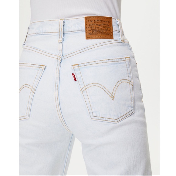 NEW Levi’s Ribcage Super High-Rise Cropped Jeans - Picture 6 of 15